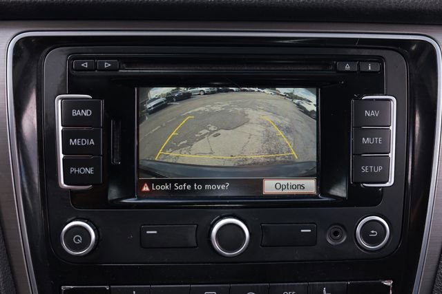 Used 2015 Volkswagen Passat 1.8T SE FWD image 39