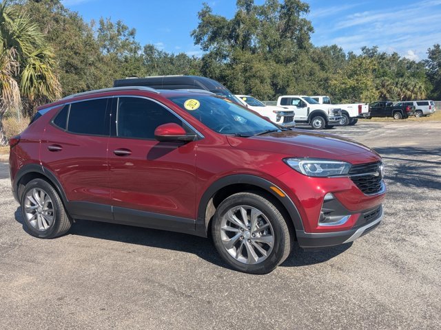 Used 2022 Buick Encore GX Essence w/ Experience Buick Package image 3