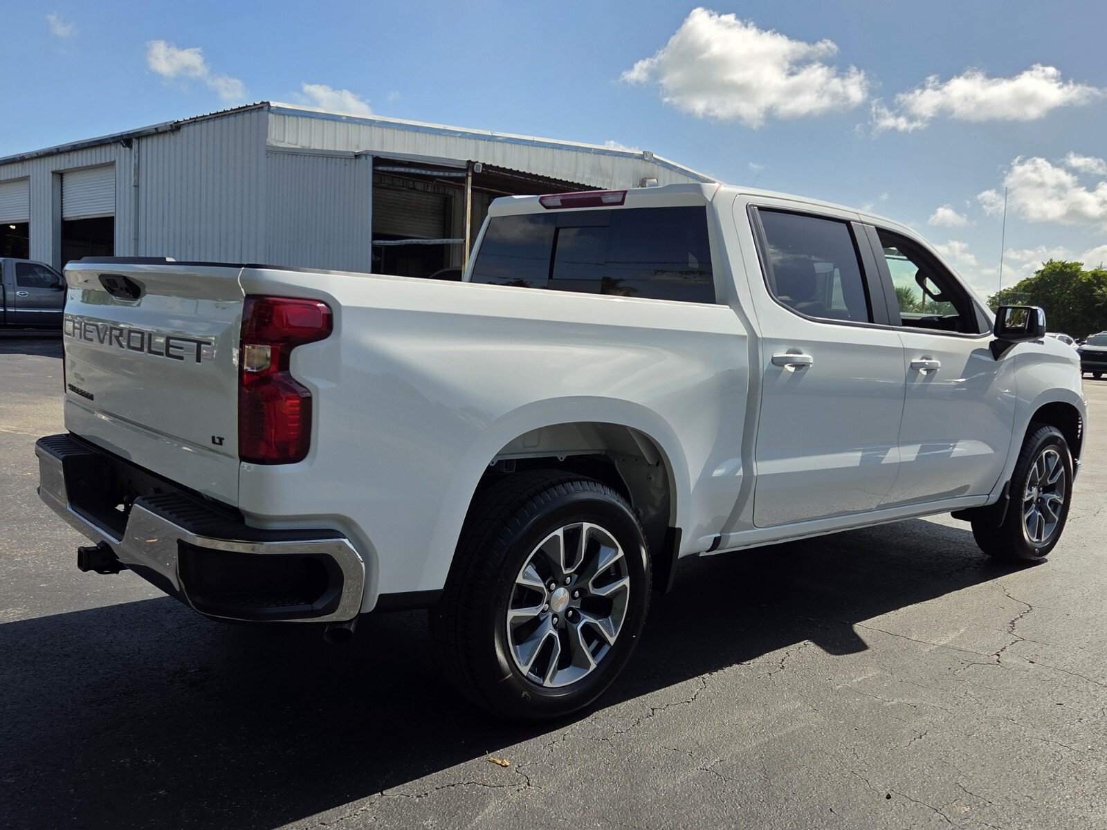 New 2026 Chevrolet Silverado 1500 LT w/ LPO, Dark Essentials Package RWD image 5