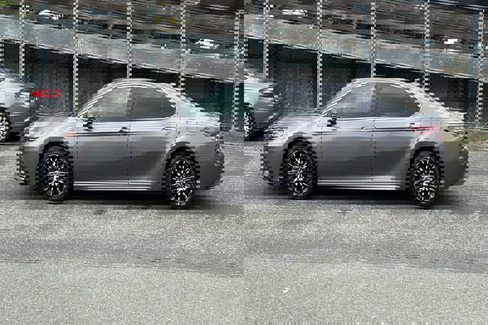 Used 2023 Toyota Camry SE image 7