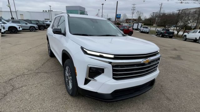 New 2026 Chevrolet Traverse LT w/ Driver Confidence Package FWD image 4