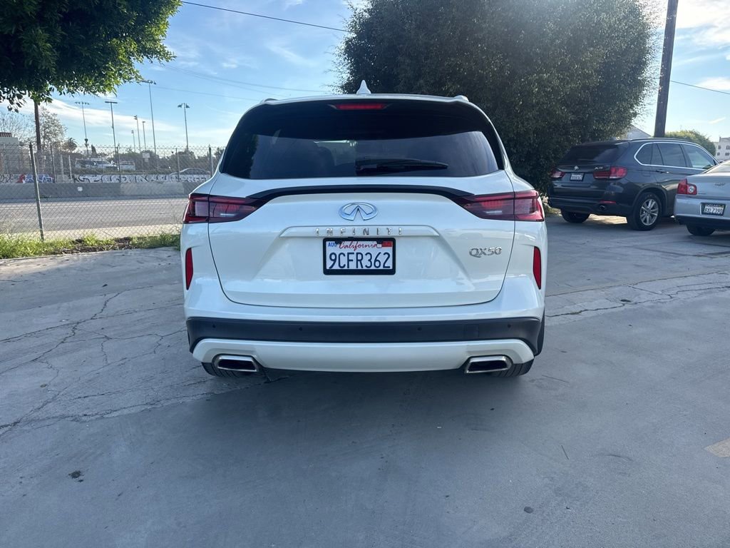 Used 2022 INFINITI QX50 Luxe w/ Appearance Package image 4