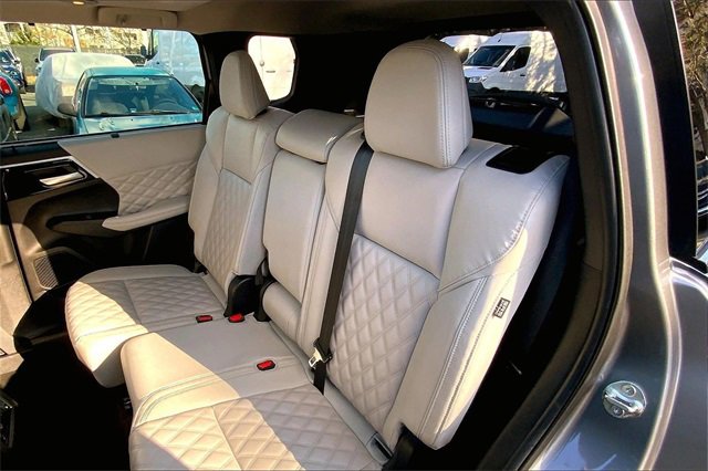 Used 2023 Mitsubishi Outlander SEL image 17