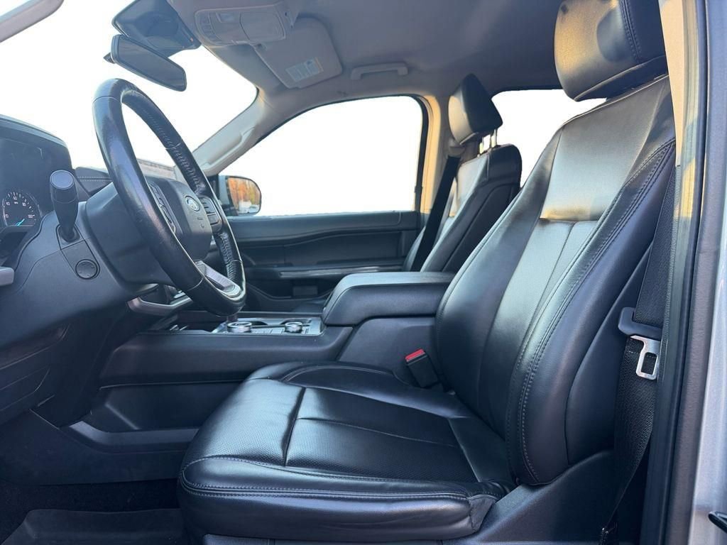 Used 2022 Ford Expedition Max XLT image 9