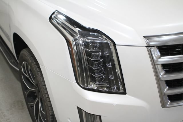 Used 2018 Cadillac Escalade ESV Luxury AWD/4WD image 7