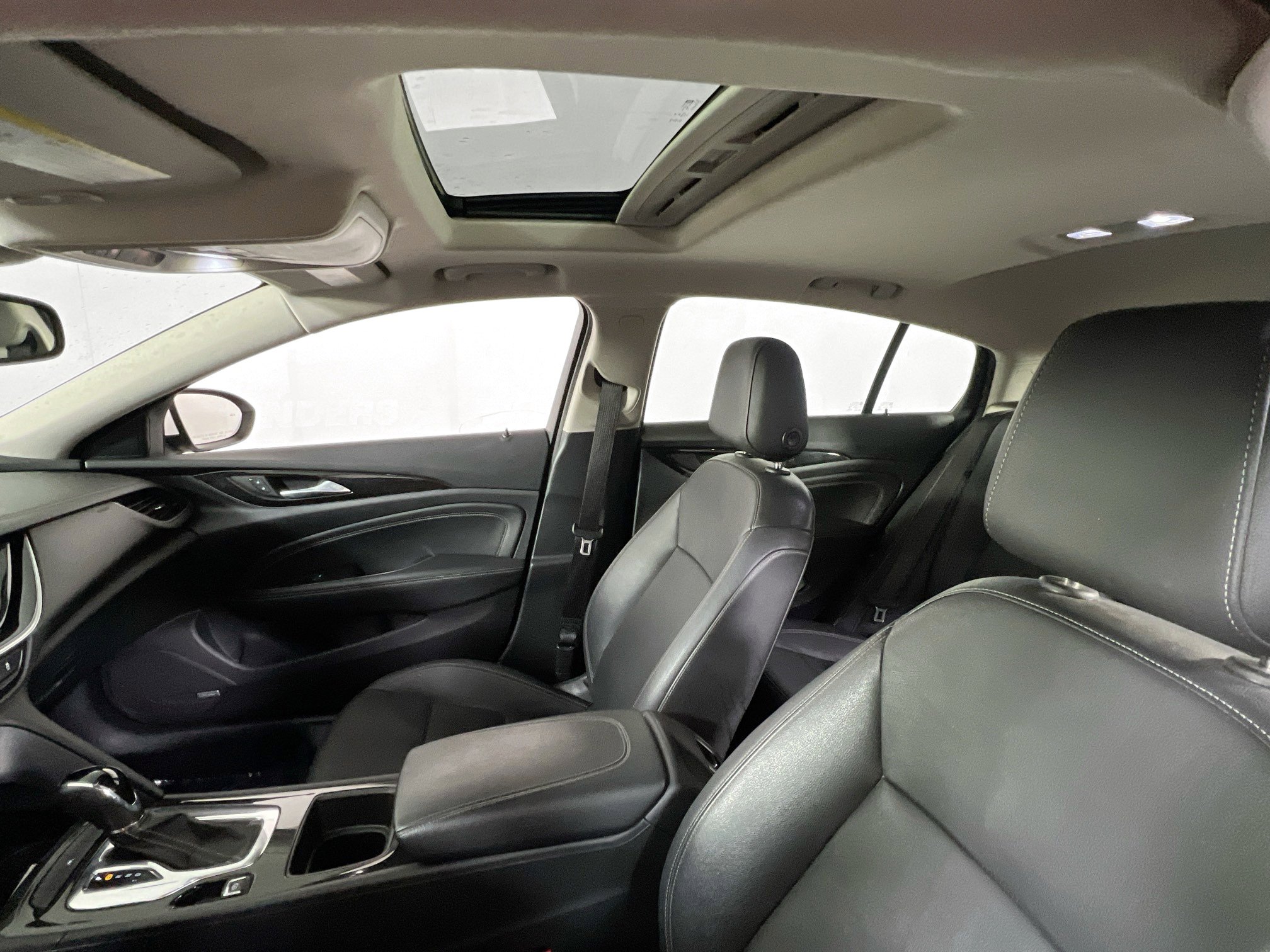 Used 2018 Buick Regal Essence w/ Driver Confidence Package #1 image 23