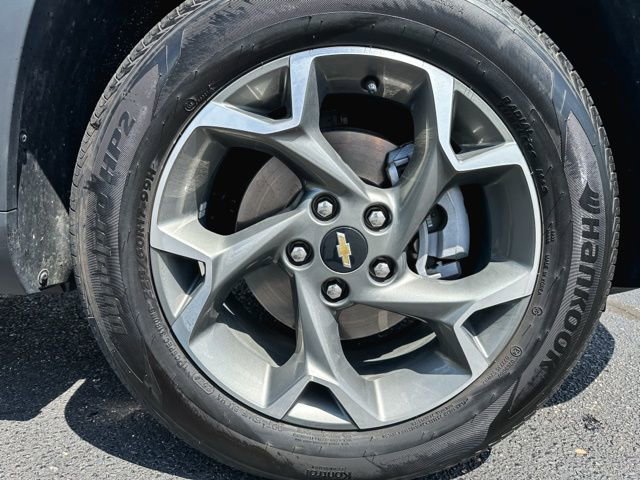 Used 2025 Chevrolet Trax LT w/ Driver Confidence Package FWD image 11