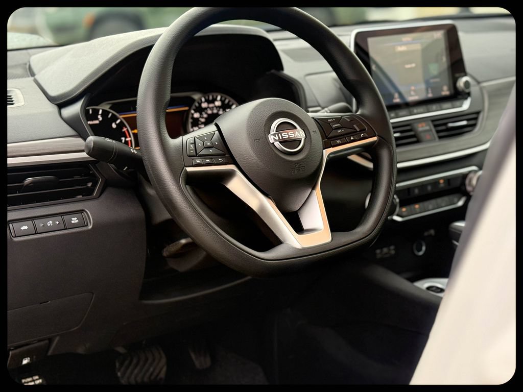 New 2026 Nissan Altima 2.5 SV FWD image 17