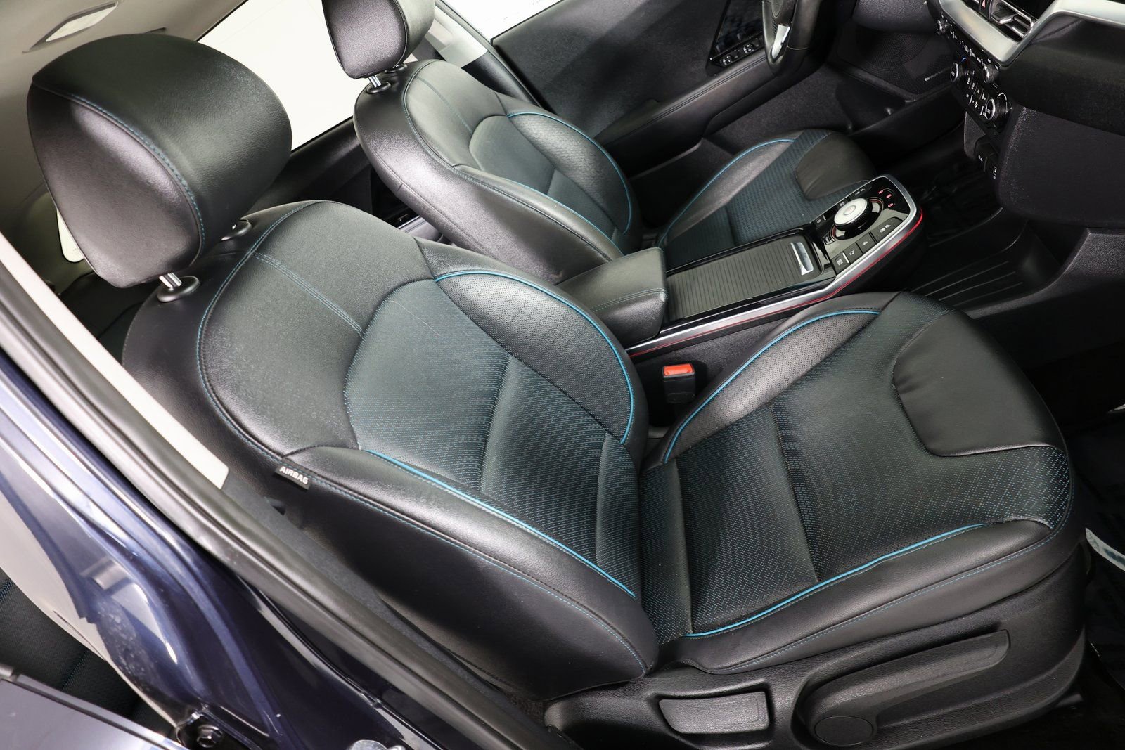 Used 2022 Kia Niro EX Premium w/ Cold Weather Package image 32