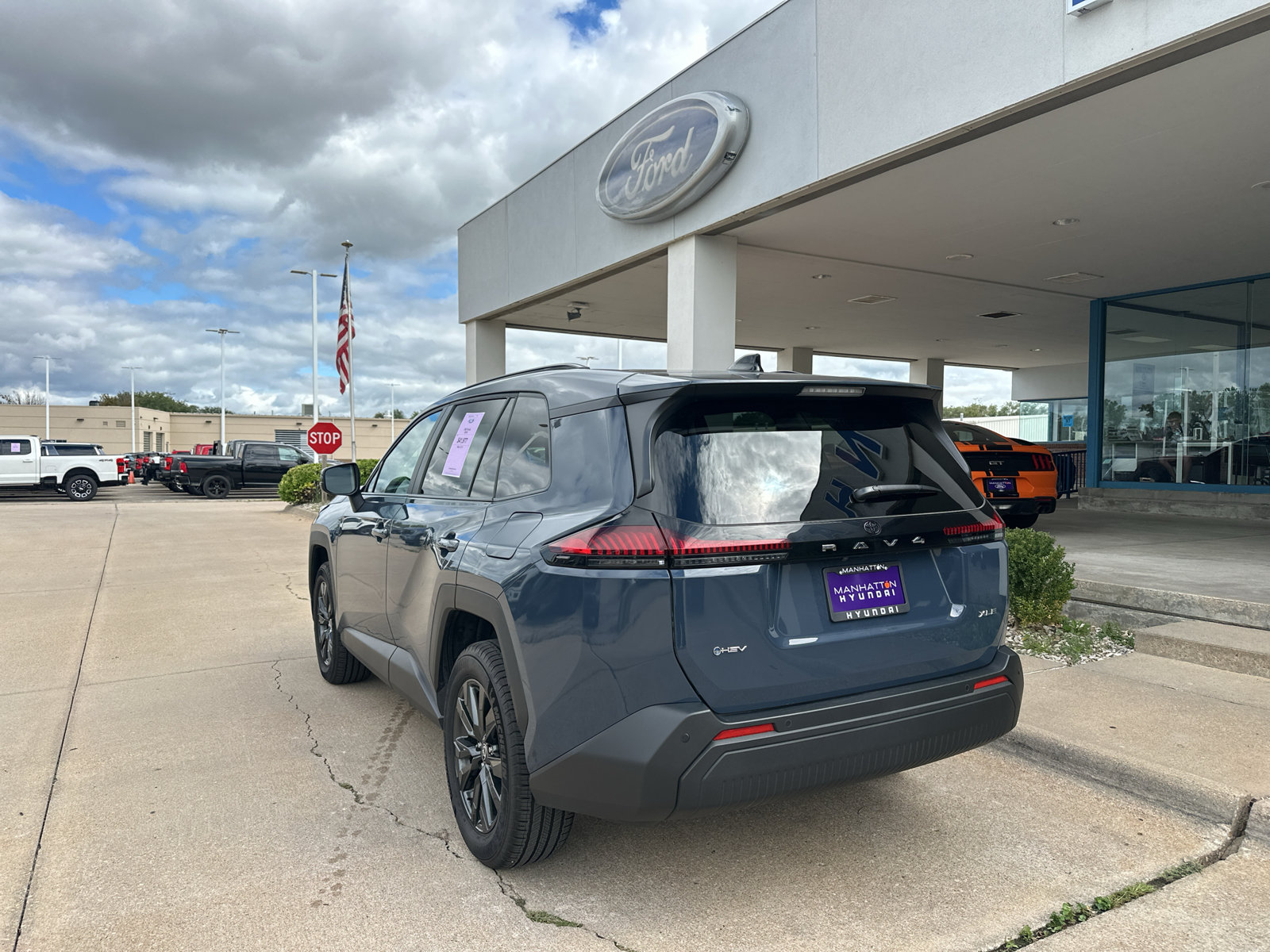 Used 2026 Toyota RAV4 XLE Premium FWD image 11