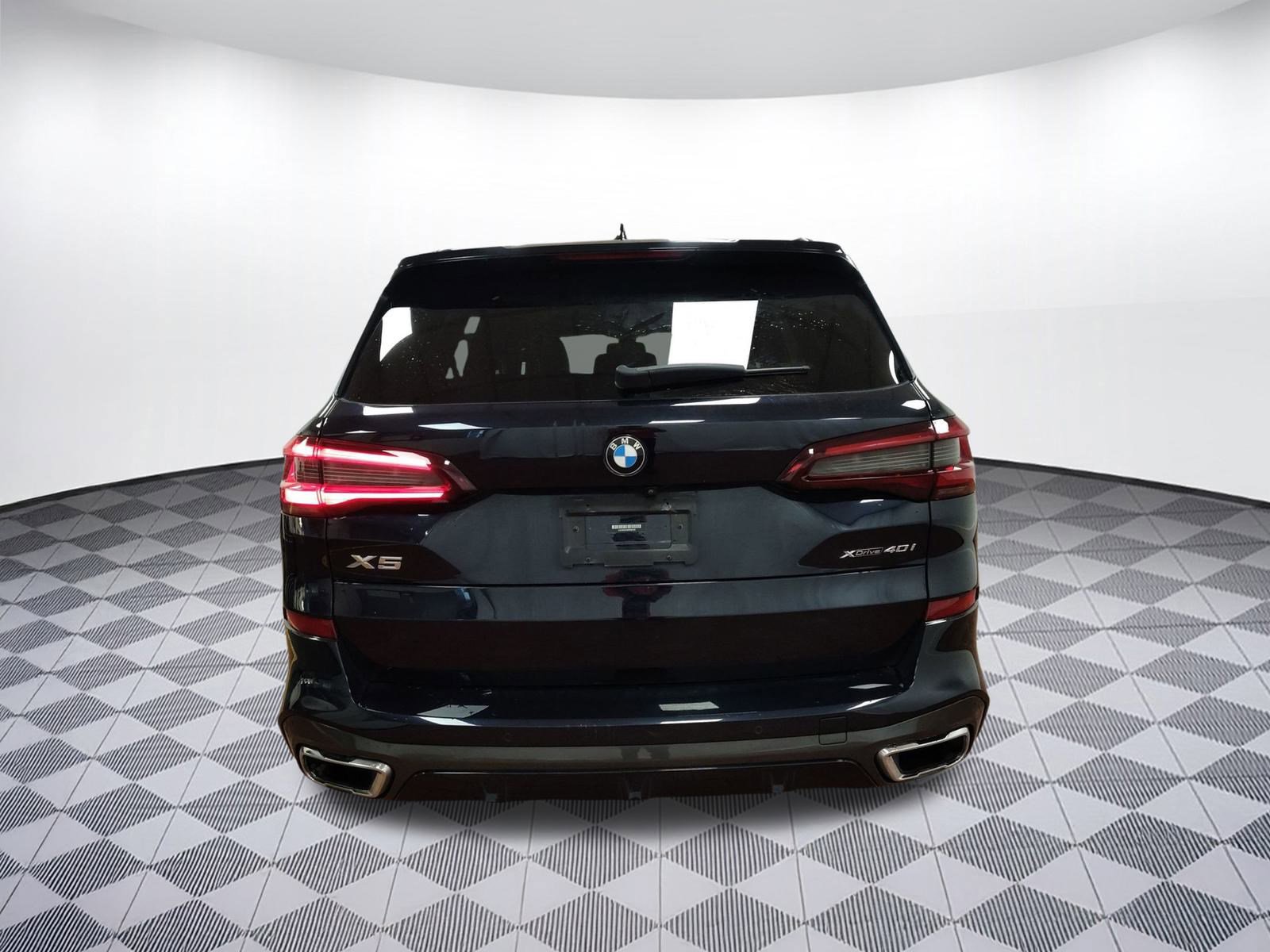 Used 2021 BMW X5 xDrive40i w/ M Sport Package image 9