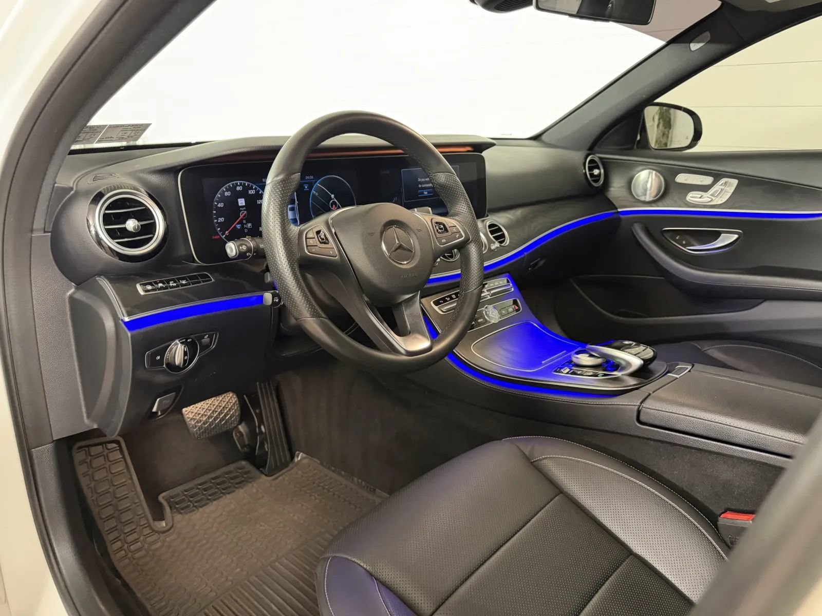 Used 2018 Mercedes-Benz E 300 4MATIC image 8