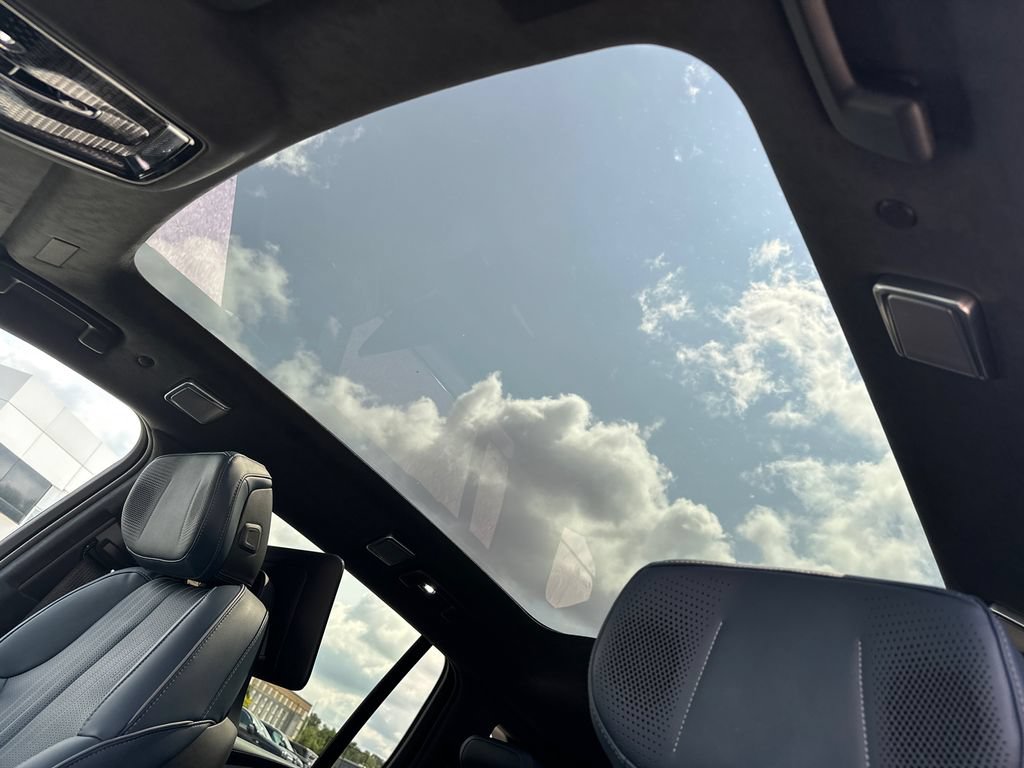 Certified 2025 Cadillac Escalade IQ Luxury 2 AWD/4WD image 35