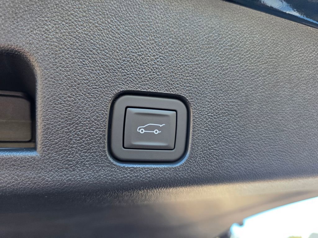 New 2025 Chevrolet Traverse LT w/ Enhanced Driving Package image 25