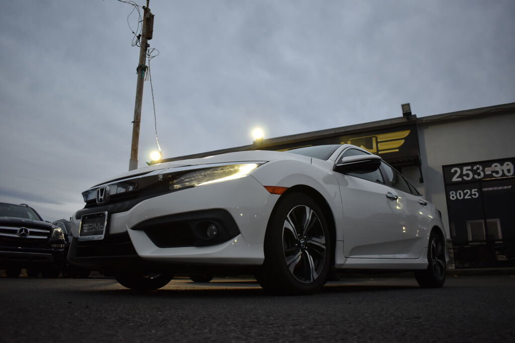 Used 2017 Honda Civic Touring image 8