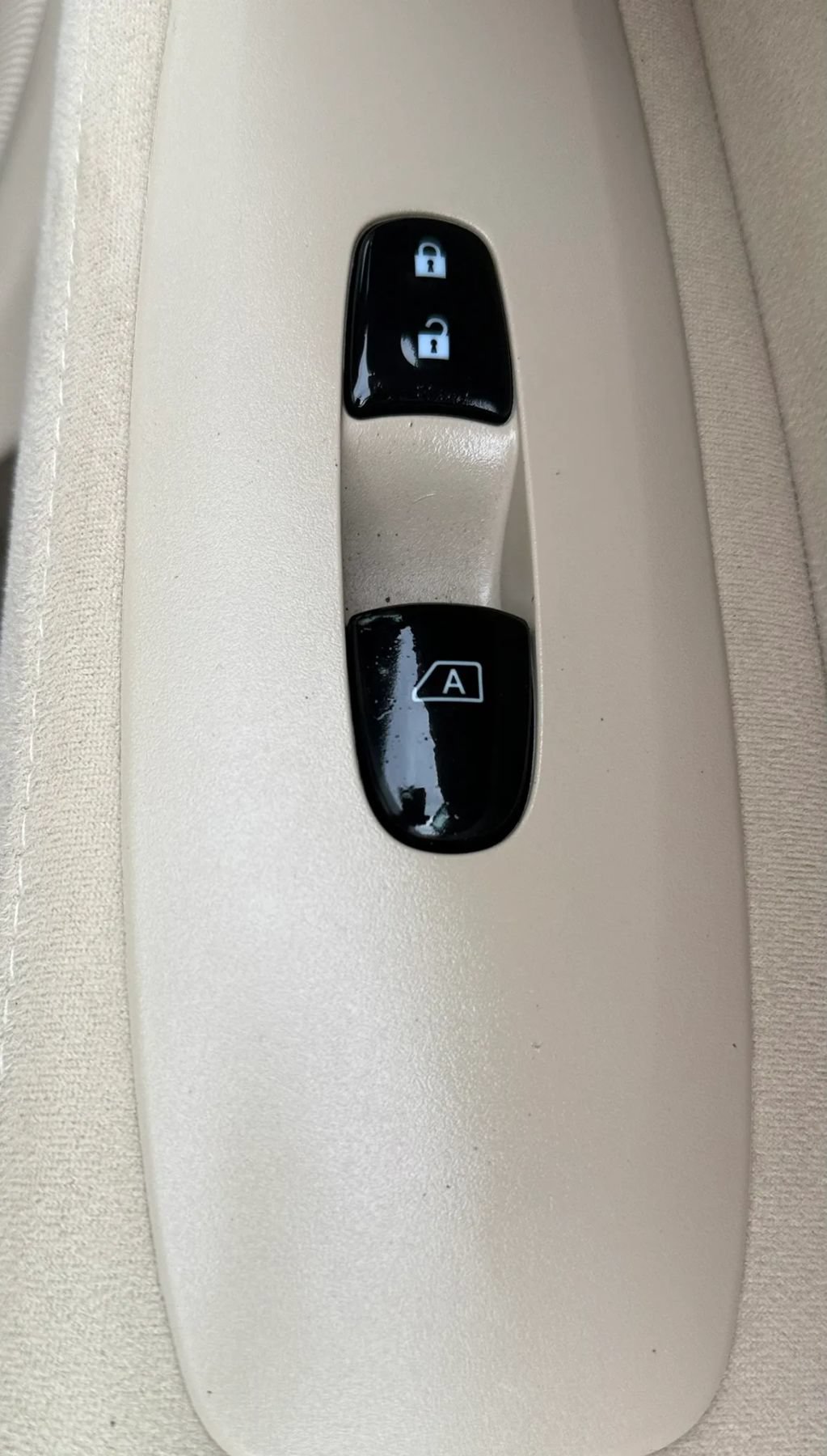Used 2013 Nissan Pathfinder SV AWD/4WD image 37