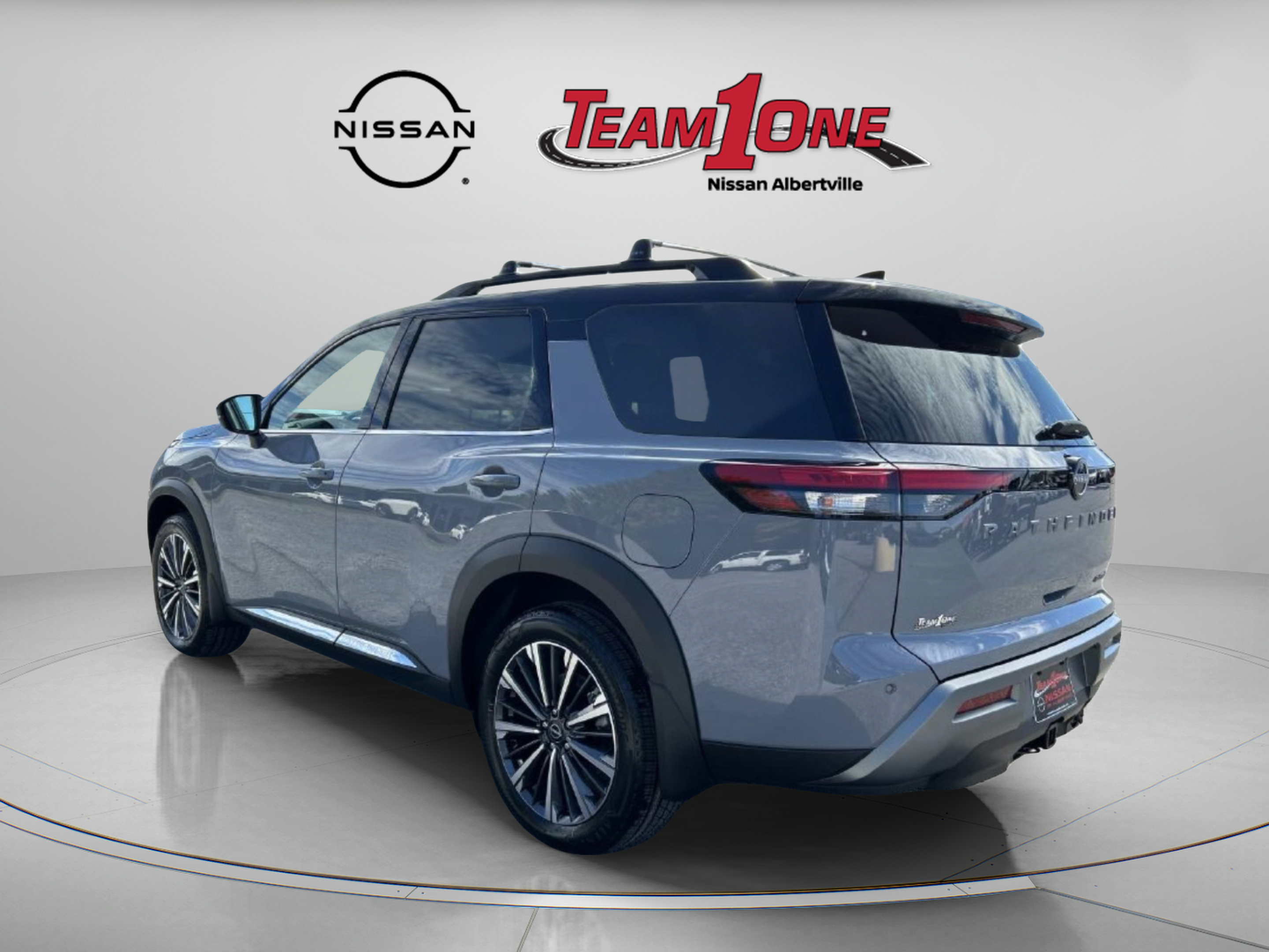New 2026 Nissan Pathfinder Platinum FWD image 6
