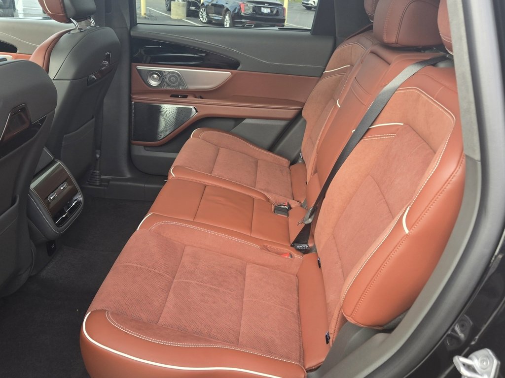 Certified 2024 Lincoln Nautilus Black Label image 29