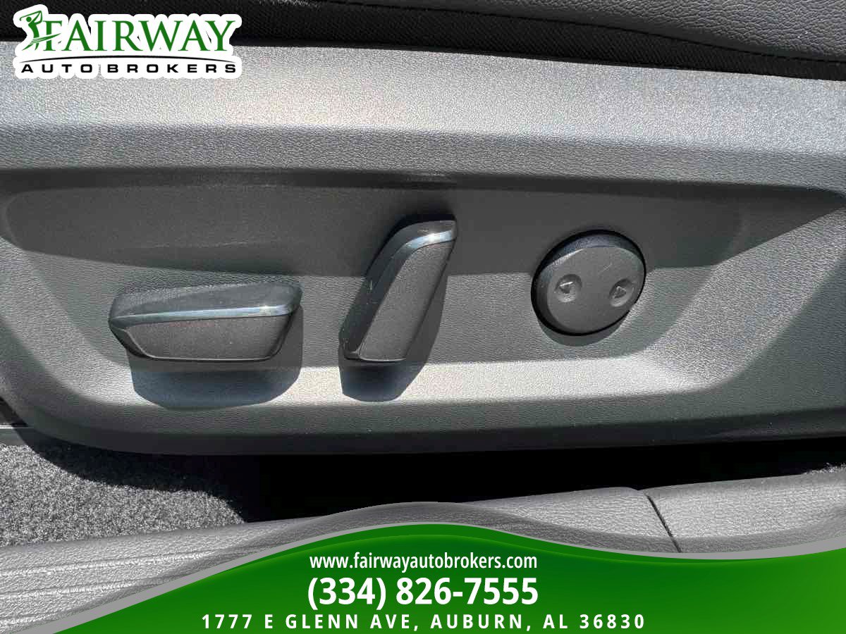 Used 2025 Nissan Rogue SV w/ Rock Creek Premium Package AWD/4WD image 15