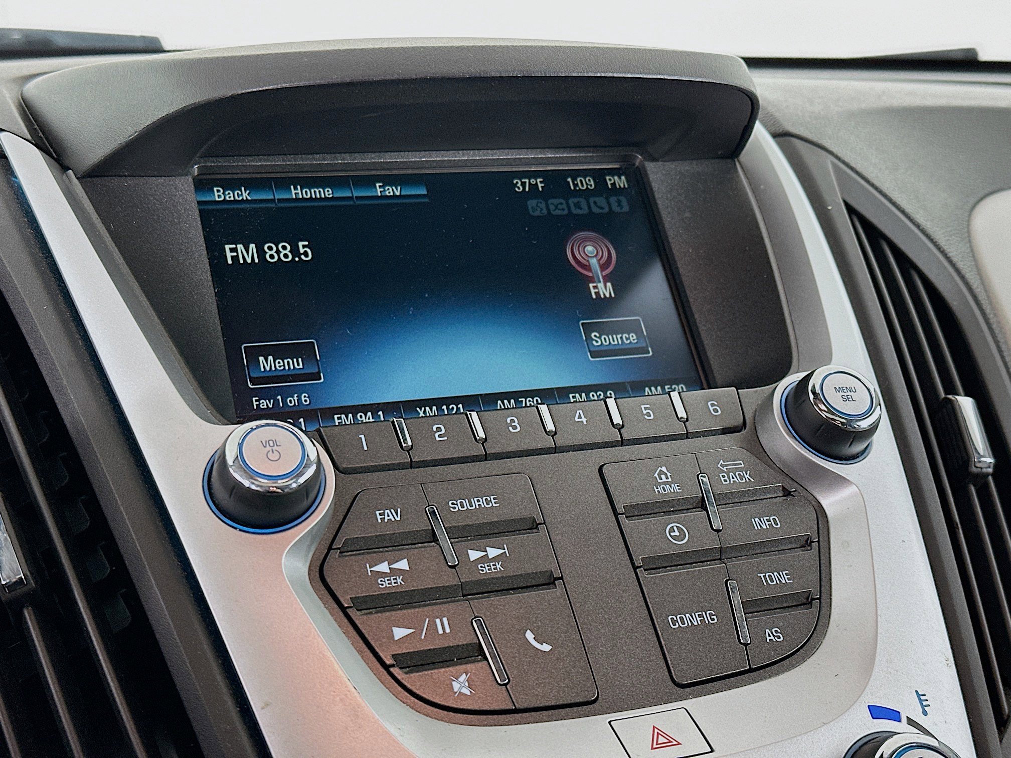 Used 2017 Chevrolet Equinox LT w/ Convenience Package image 21