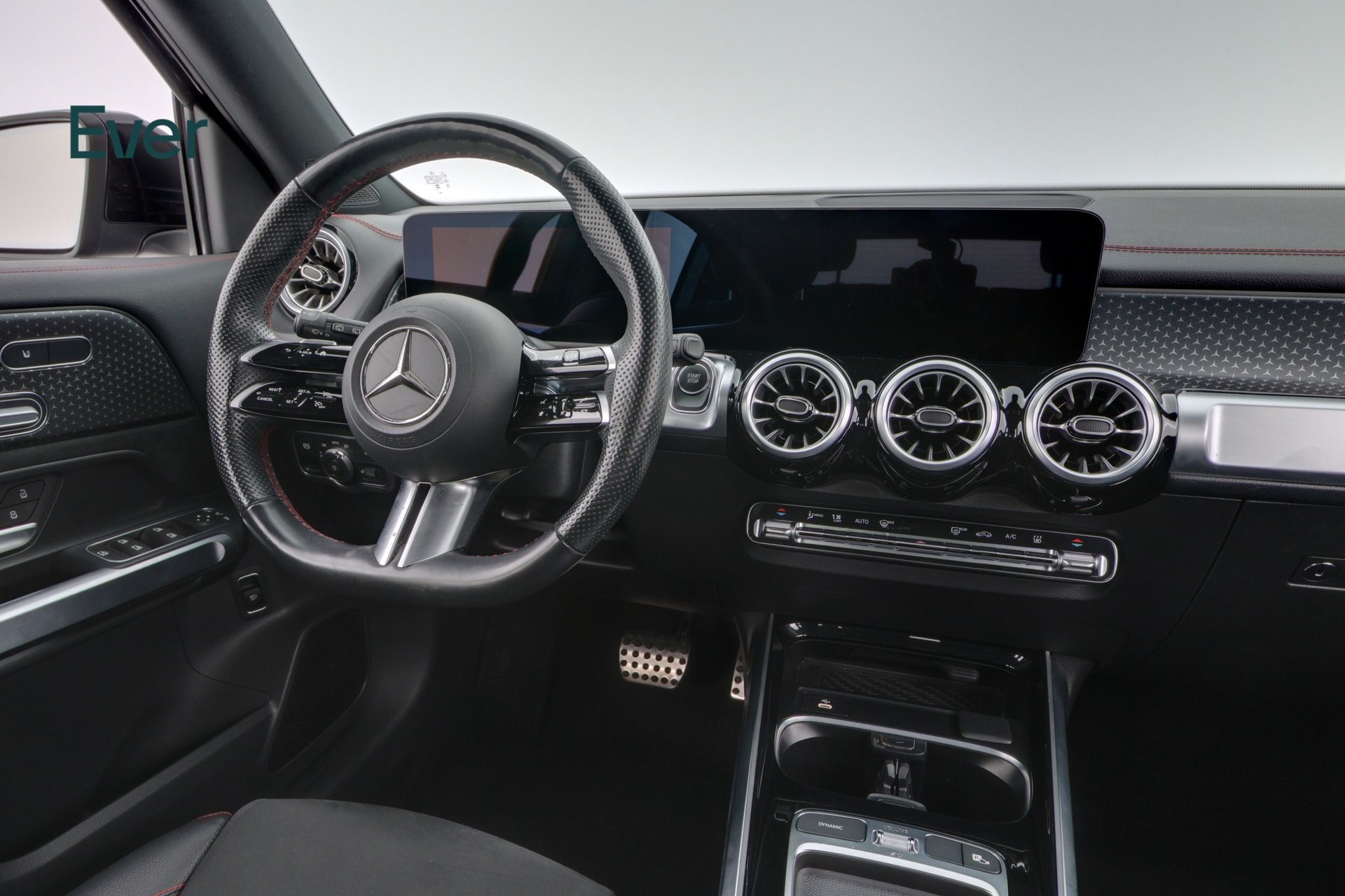 Used 2024 Mercedes-Benz EQB 250+ image 25