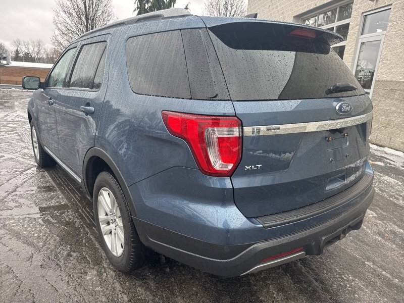 Used 2019 Ford Explorer XLT image 5