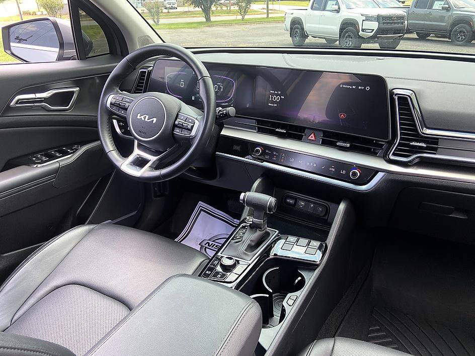 Used 2025 Kia Sportage EX w/ Premium Package FWD image 24