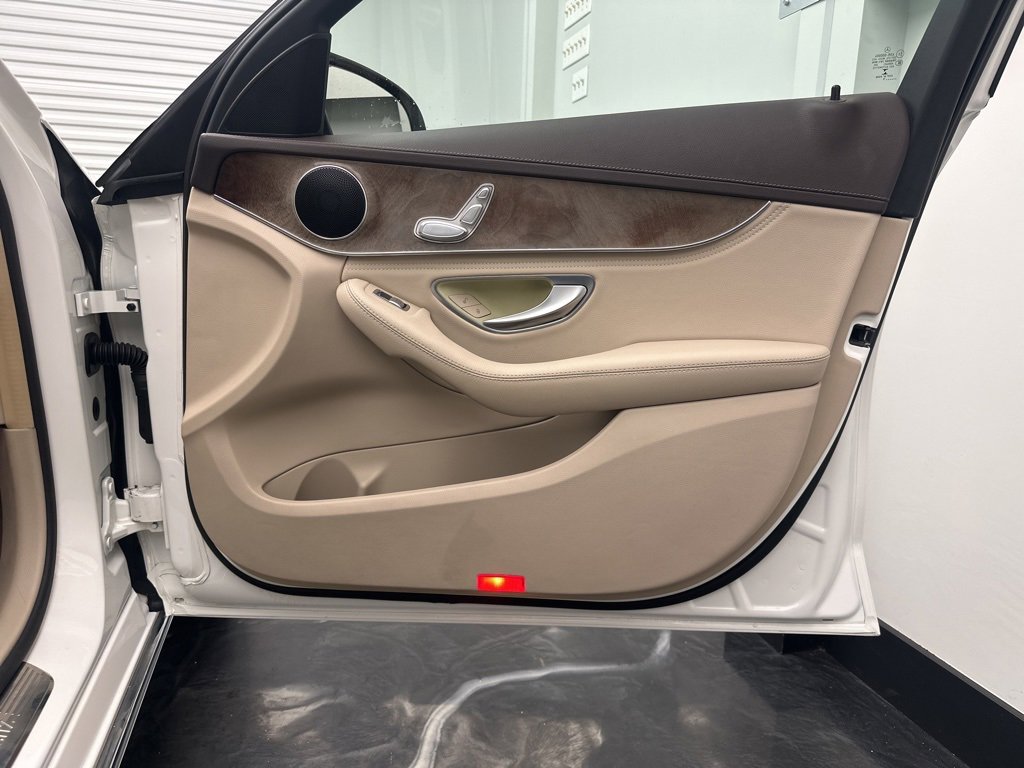 Used 2015 Mercedes-Benz C 300 Sedan w/ Luxury Package image 10