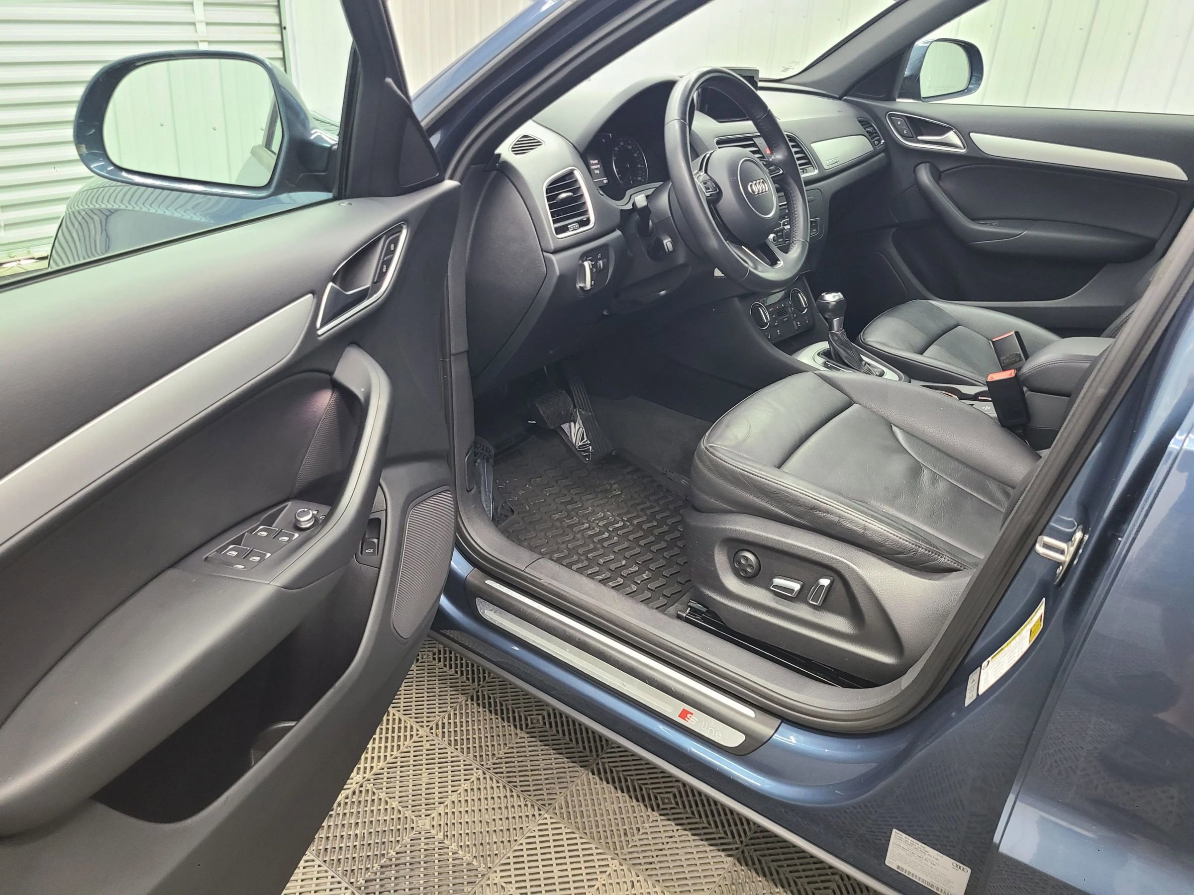 Used 2018 Audi Q3 2.0T Premium image 21