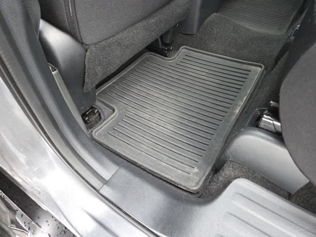 Used 2017 Nissan Rogue SV image 17