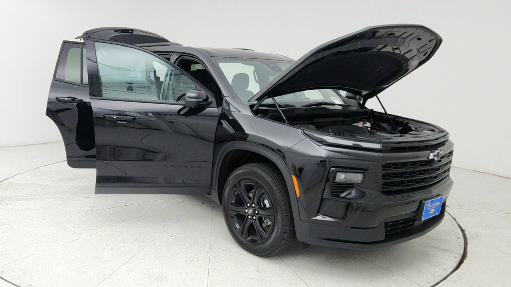 New 2027 Chevrolet Traverse LT w/ Driver Confidence Package FWD image 9