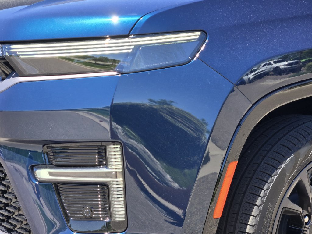 New 2026 Jeep Grand Wagoneer L Summit AWD/4WD image 5