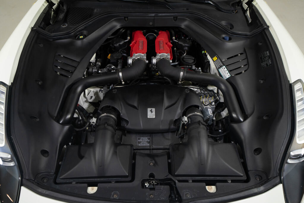 Used 2017 Ferrari California T RWD image 34