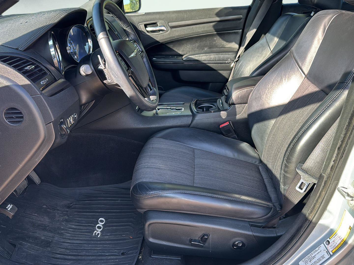 Used 2013 Chrysler 300 S AWD/4WD image 9