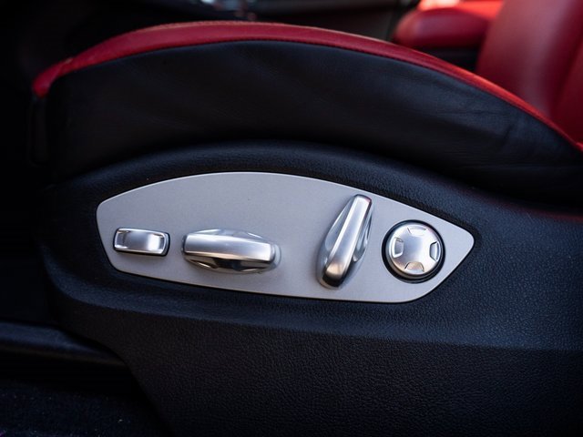 Certified 2018 Porsche Macan image 19