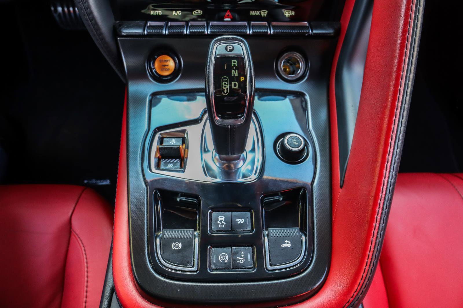 Used 2014 Jaguar F-TYPE S image 32