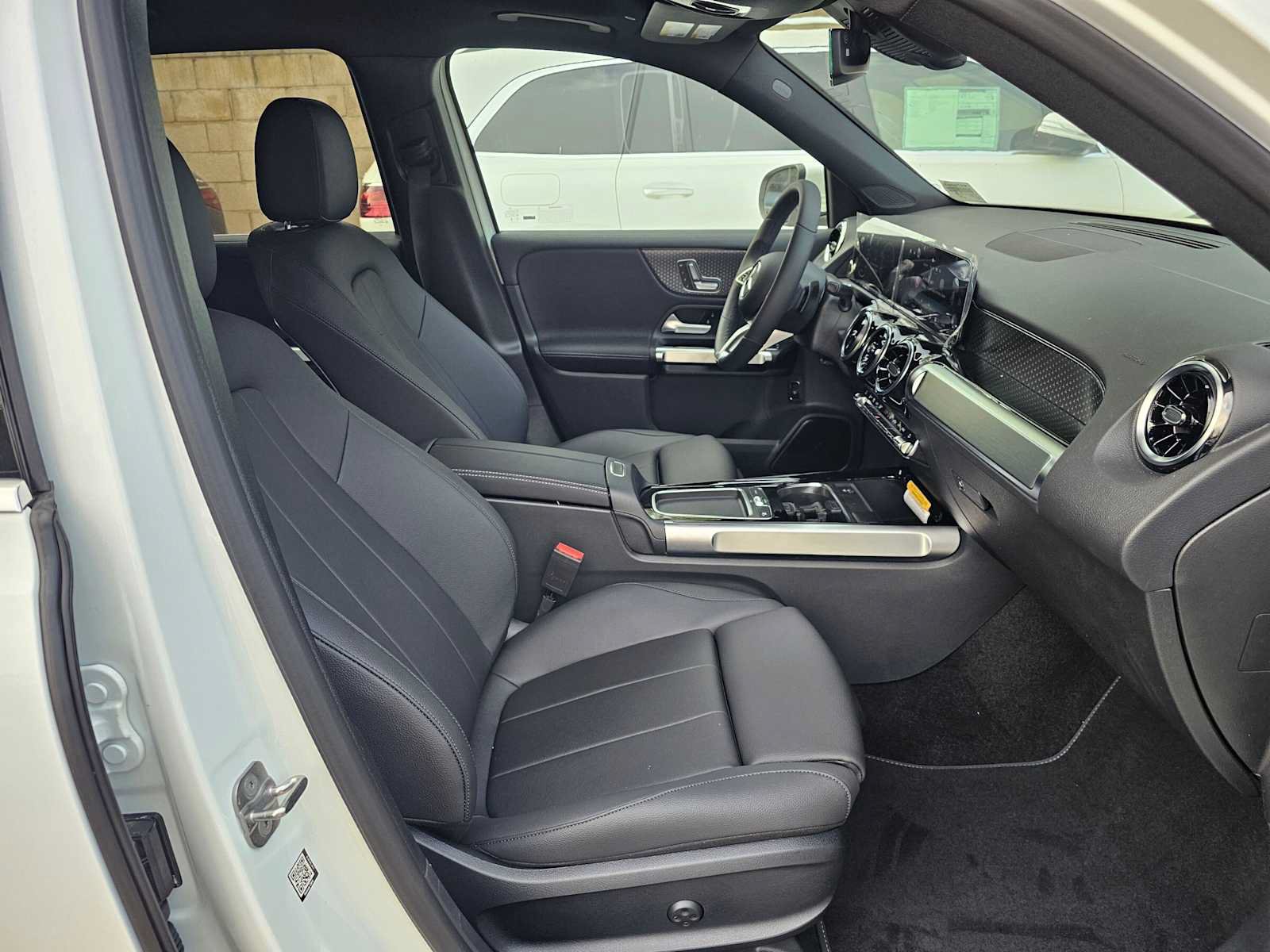 New 2026 Mercedes-Benz GLB 250 image 10