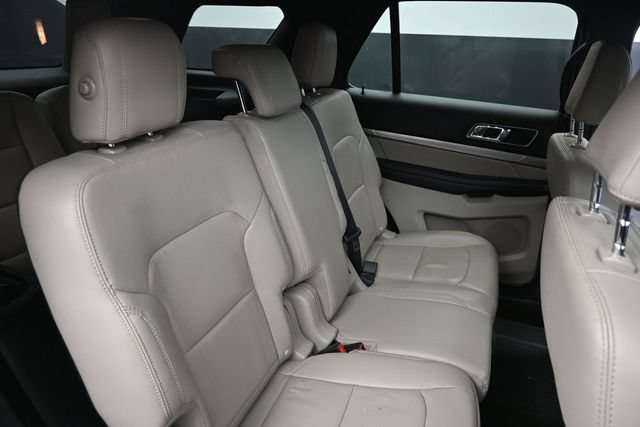 Used 2018 Ford Explorer XLT w/ Equipment Group 202A AWD/4WD image 52