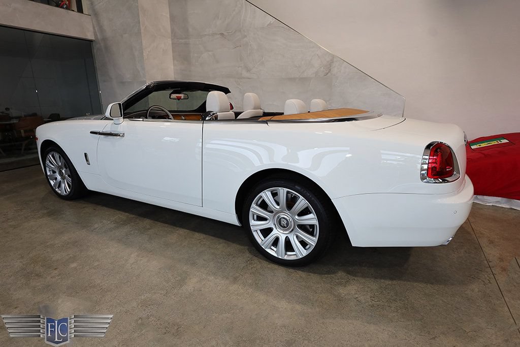 Used 2017 Rolls-Royce Dawn RWD image 50
