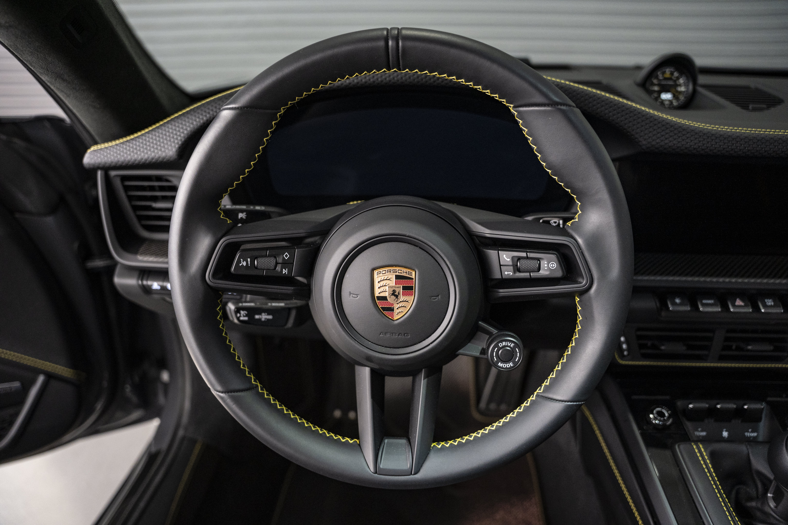 Used 2025 Porsche 911 GT3 RWD image 38