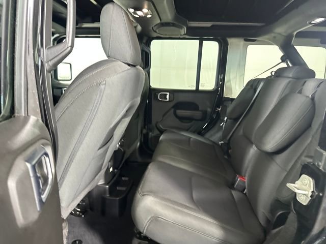 Used 2023 Jeep Wrangler Unlimited w/ Sun & Screen Package image 25
