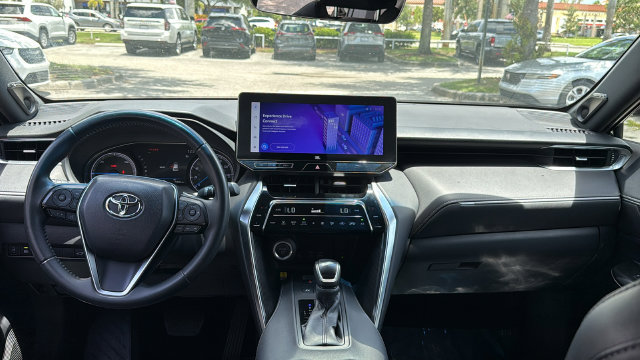 Used 2023 Toyota Venza XLE AWD/4WD image 13