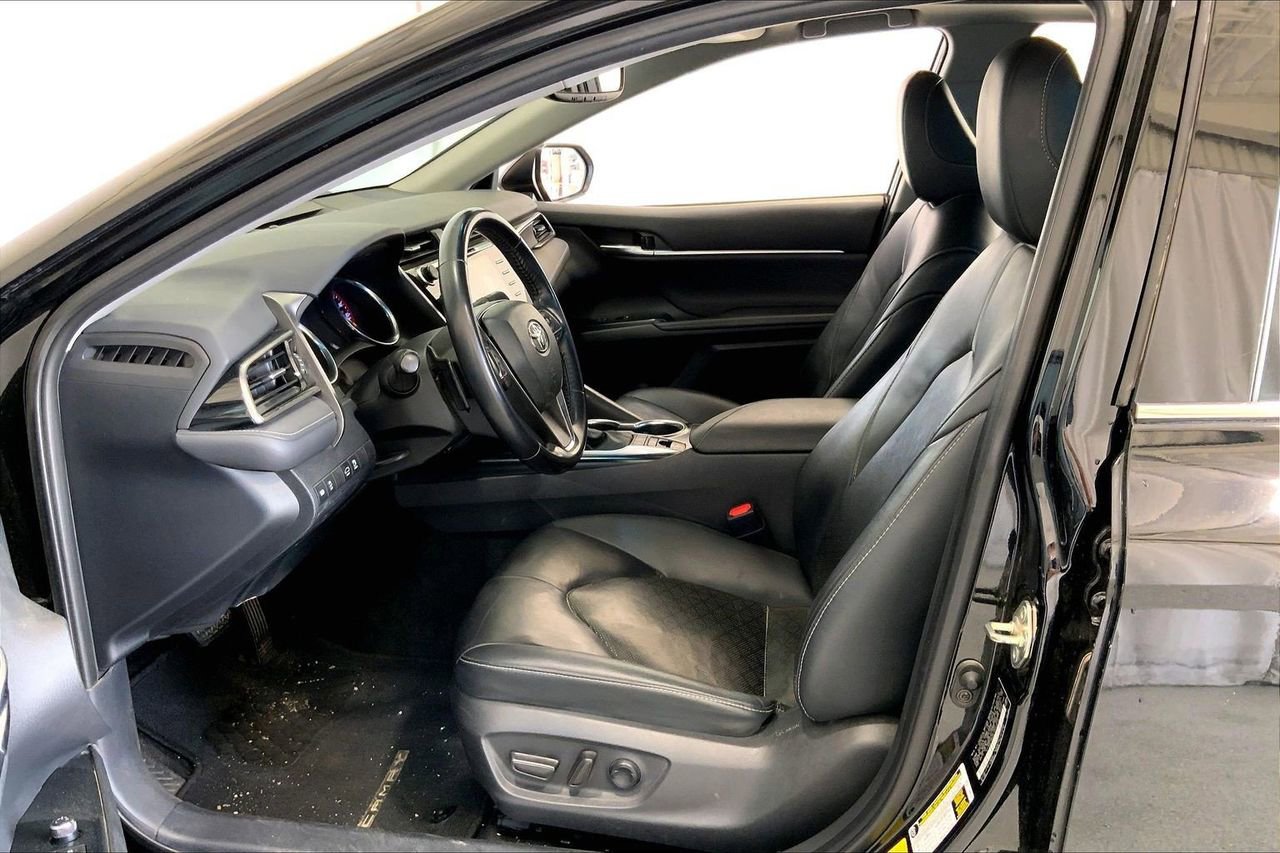 Used 2020 Toyota Camry XSE image 15