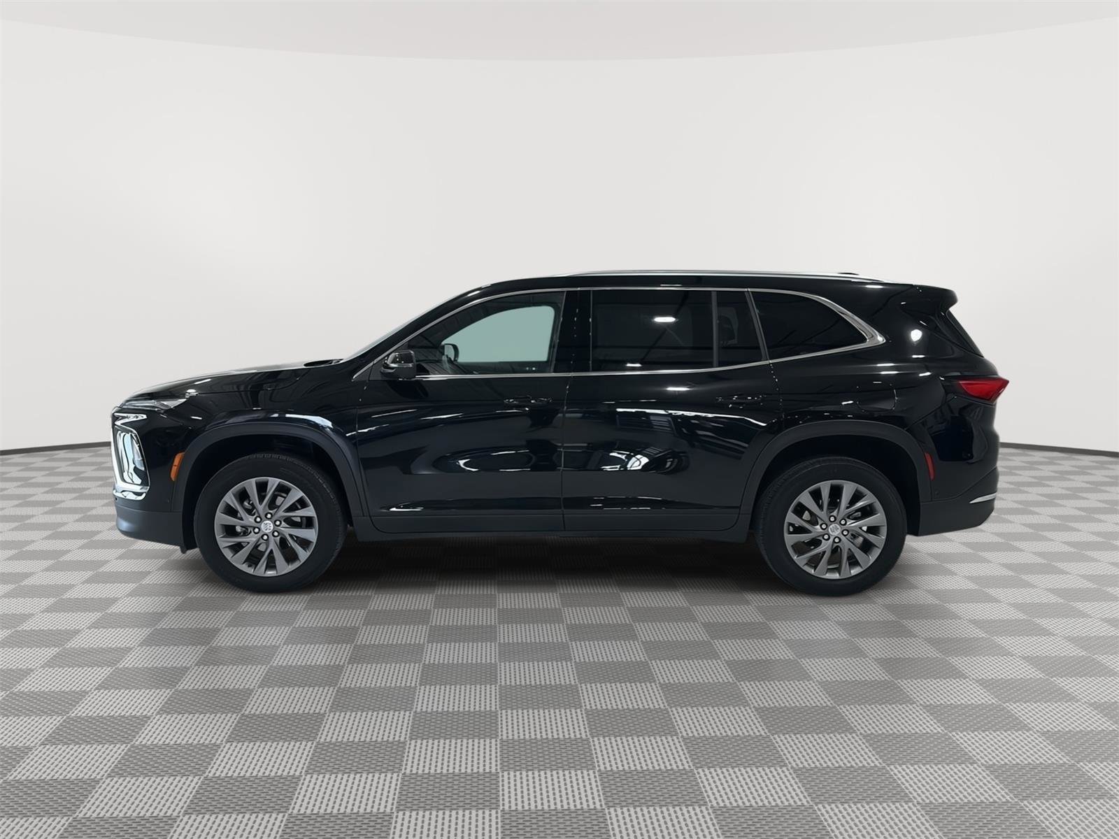 Used 2025 Buick Enclave Preferred w/ Super Cruise Package AWD/4WD image 2