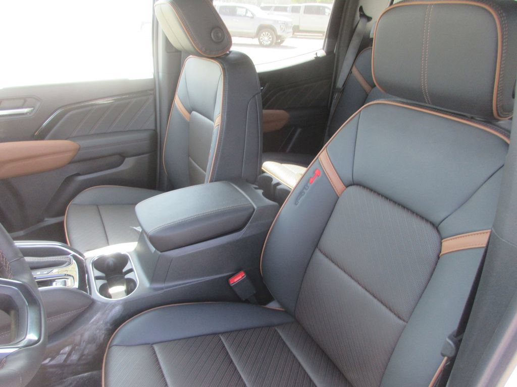 New 2026 GMC Canyon AT4 w/ Technology Plus Package AWD/4WD image 11
