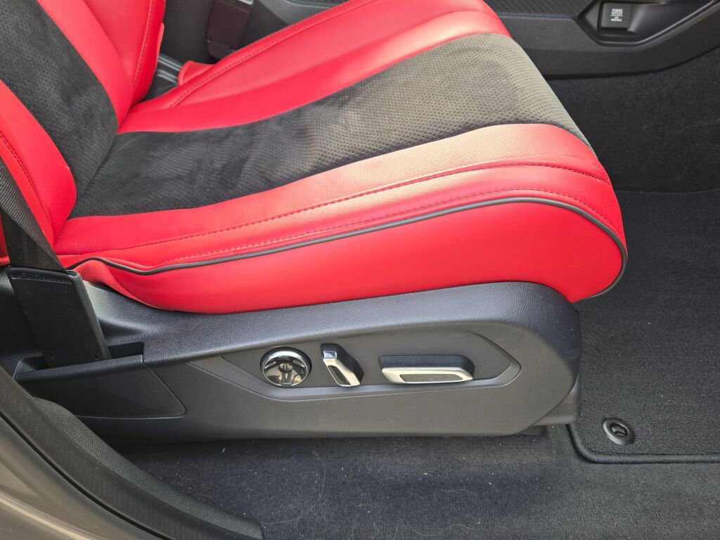 Used 2025 Acura MDX A-Spec image 7