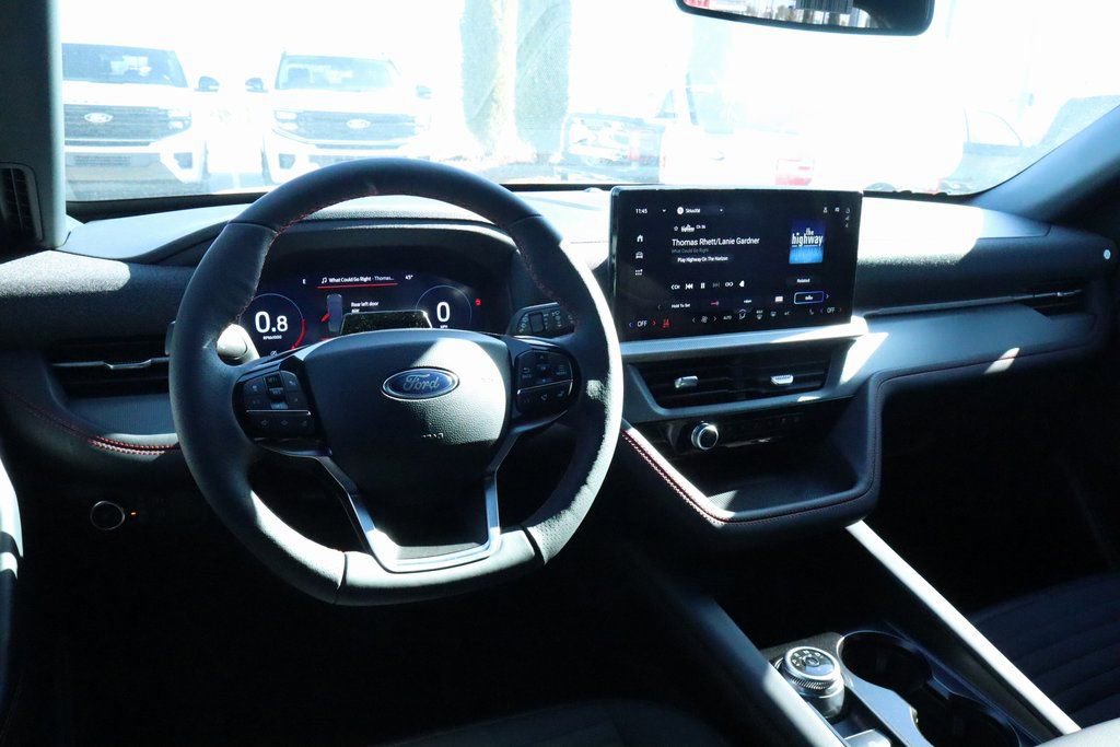 New 2026 Ford Explorer ST-Line w/ ST-Line Street Pack image 11