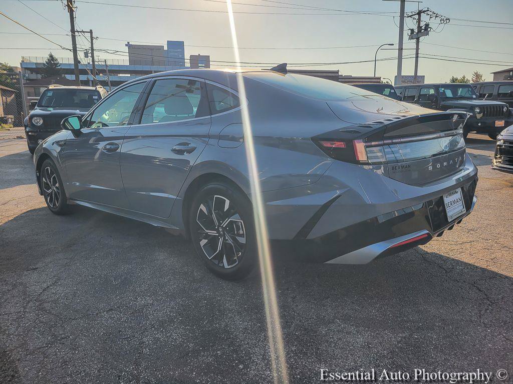 Used 2025 Hyundai Sonata SEL FWD image 11