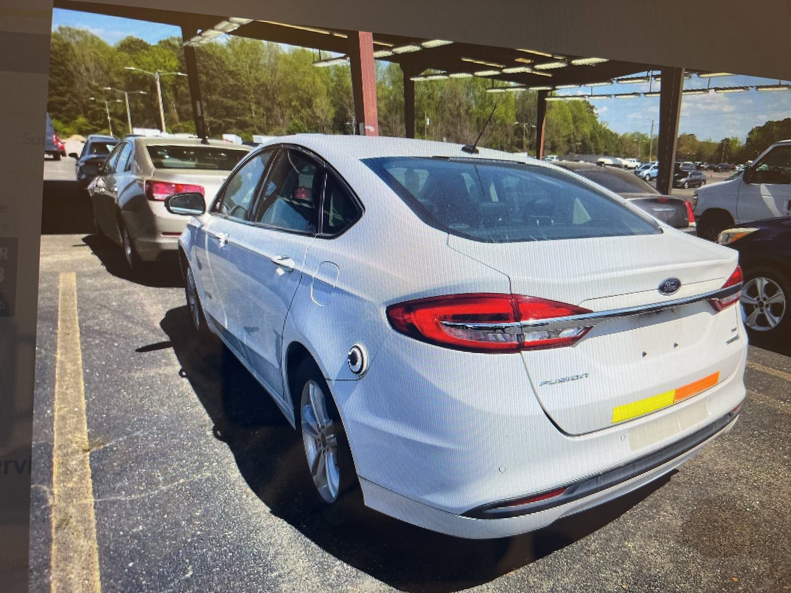 Used 2018 Ford Fusion SE w/ Equipment Group 602A FWD image 4