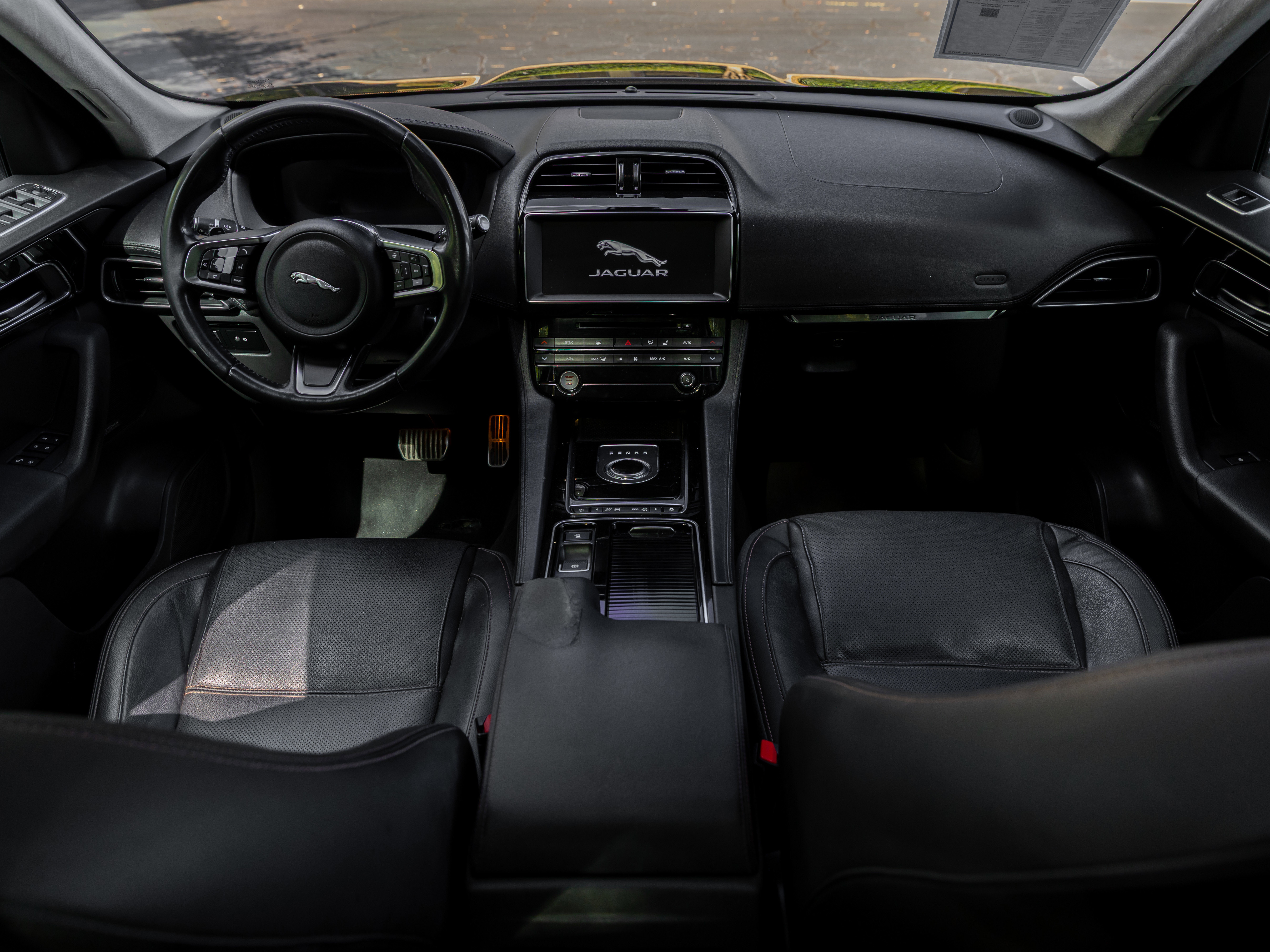 Used 2019 Jaguar F-PACE Prestige image 5